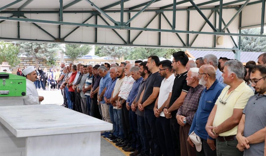 Müdür Yardımcısı Ali Arısoy son yolculuğuna uğurlandı