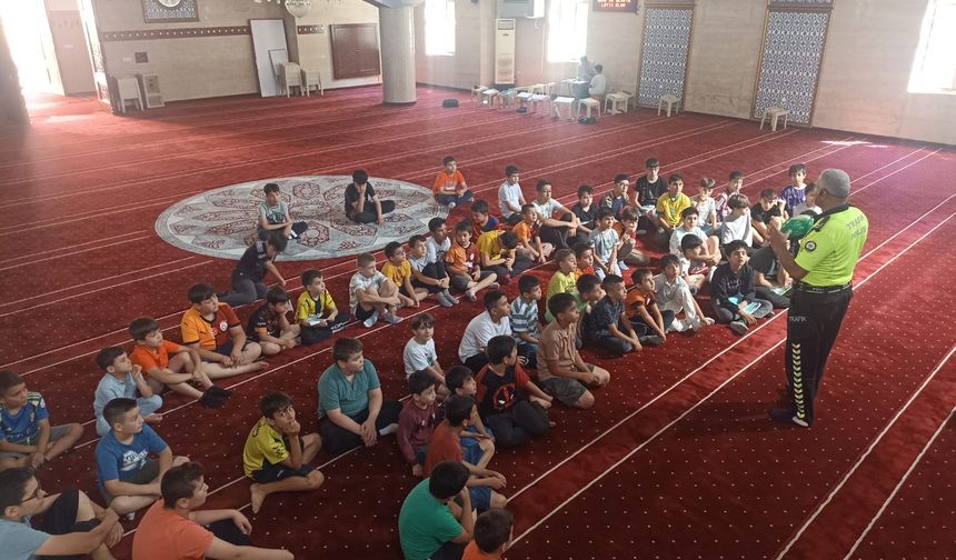 Niğde’de öğrencilere ve sürücülere trafik eğitimi