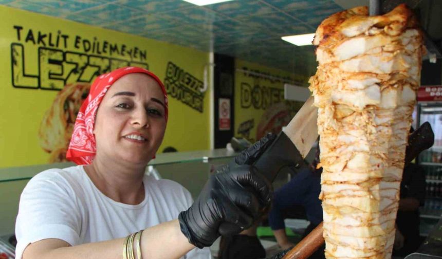 Tek kadın döner ustasına en çok kadınlar şaşırıyor
