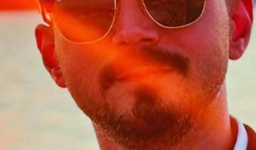 Kuaför otomobilde yanarak can verdi