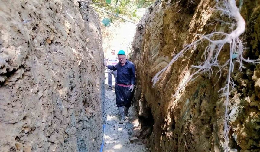 Muhtar ve köylülerin desteğiyle iki mahalle suyuna kavuştu