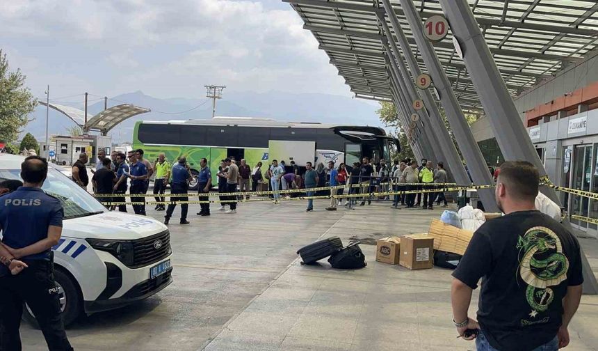 Otogarda kızını vuran babayı vatandaşlar darbetti