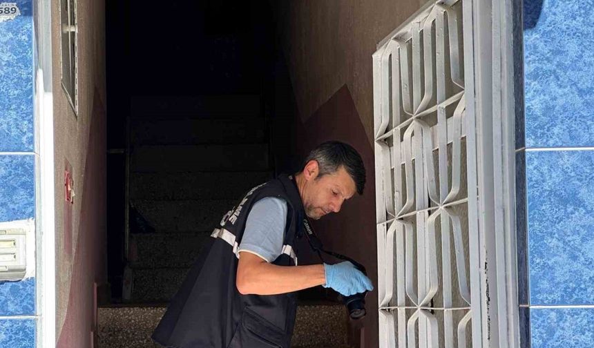 Haber alınmayan genç evinde ölü bulundu