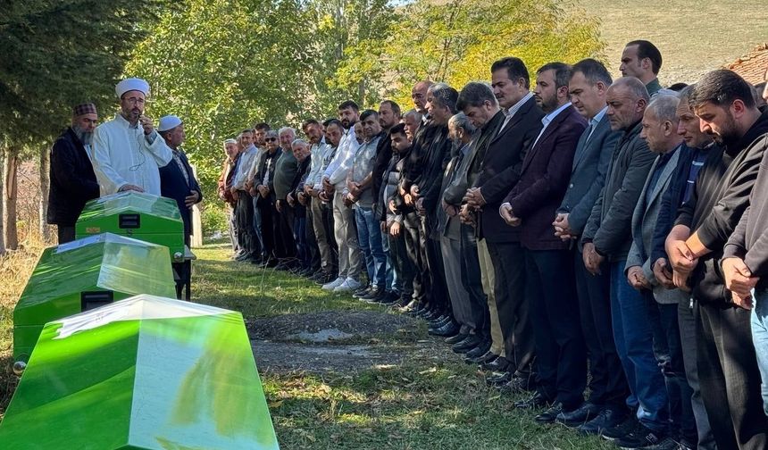 Pazardan mezara: 3 kardeş ve enişteleri yan yana defnedildi