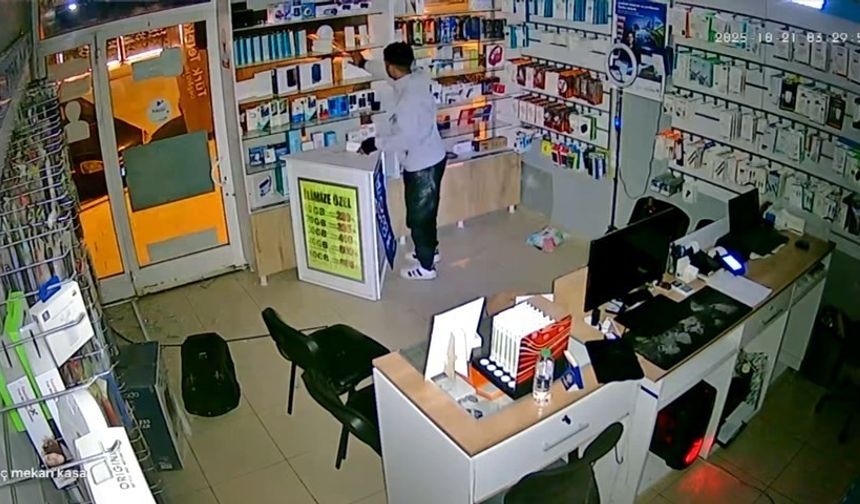Telefoncuya girip elektronik cihazları çalan hırsız tutuklandı