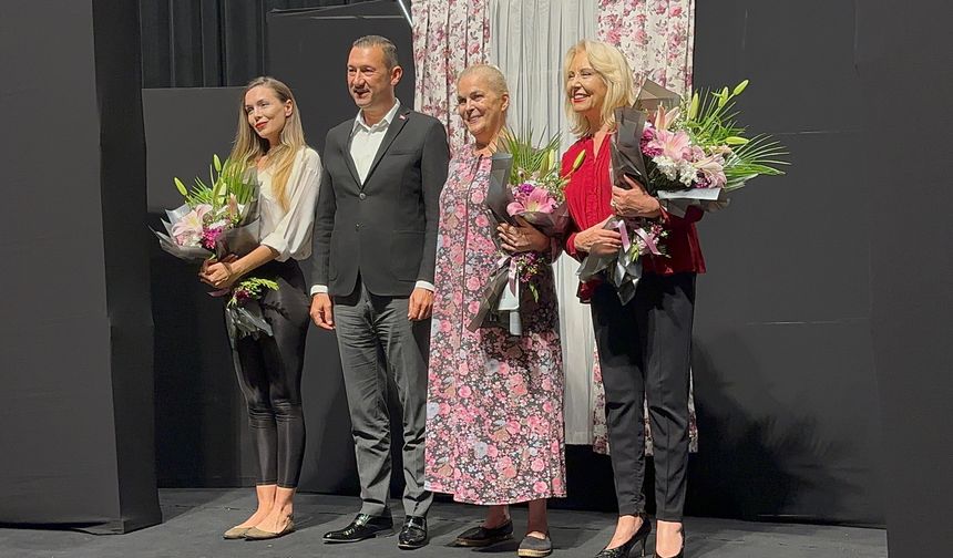 Bor’da ünlü oyuncular sahne aldı!