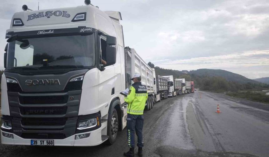Jandarmadan tır ve kamyonlara branda denetimi
