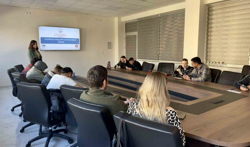 Evlenecek çiftlere eğitim