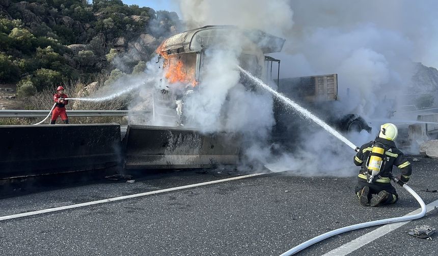 Kaza yapan tır alevlere teslim oldu