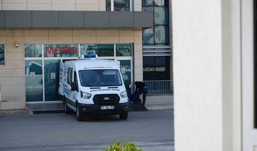 Kazada yaşamını yitiren genç kızın cenazesi gözyaşlarıyla alındı