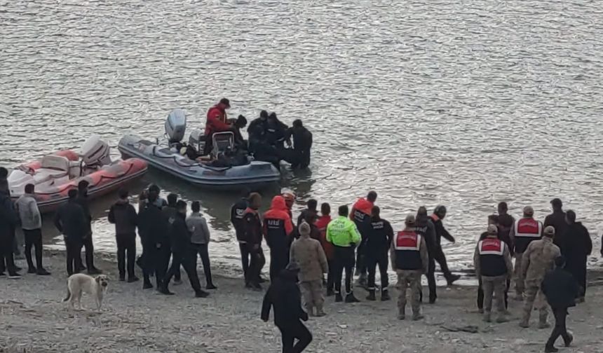 Otomobilin uçtuğu barajda kaybolan gencin cansız bedeni bulundu