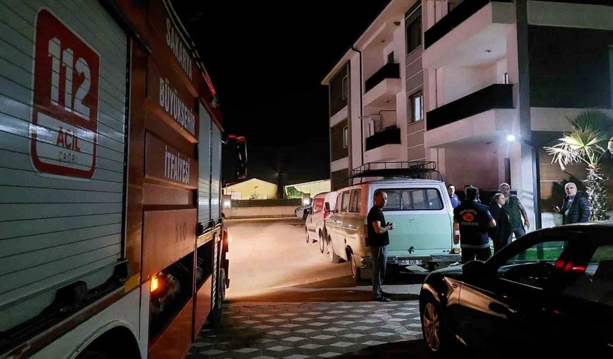 4 yaşındaki çocuk evde kilitli kaldı, itfaiye balkondan girdi