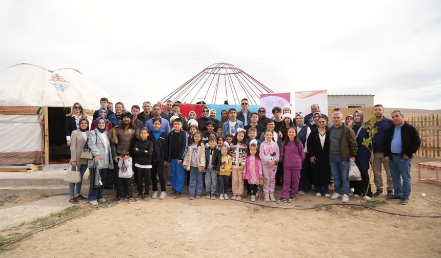 Altay köyünde "Ailem Okulum" projesiyle Kazak kültürü tanıtıldı