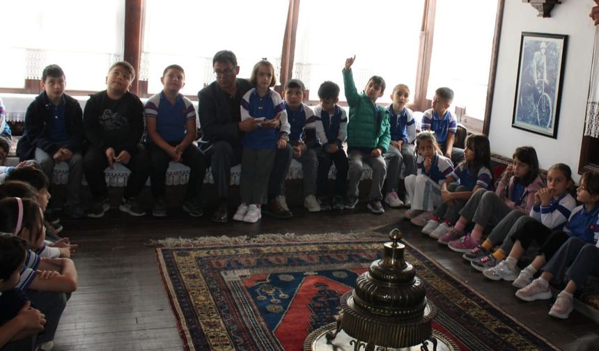 Niğdeli öğretmenin tatil ödevleri gündem oldu