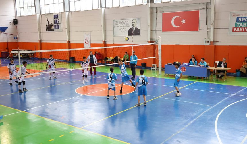 Niğde’de Okul Sporları Haftası başladı