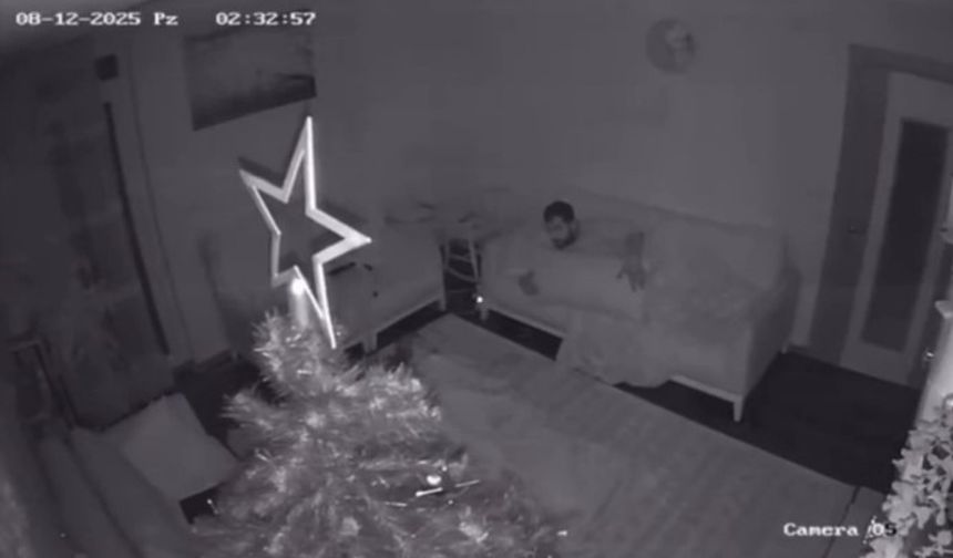 4.3 ile sallandı, deprem anı güvenlik kamerasına yansıdı