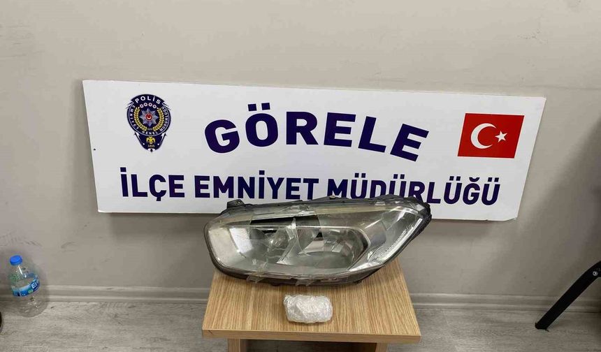 Araç farına gizlenmiş uyuştu*rucu madde ele geçirildi: 3 gözaltı