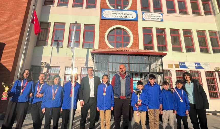 Niğde Mahalli Kros Yarışmaları'nda çift başarı