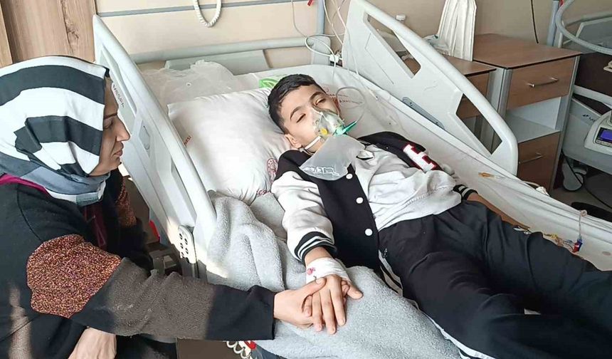 13 yaşındaki çocuk 52 gündür öksürük nöbeti yaşıyor