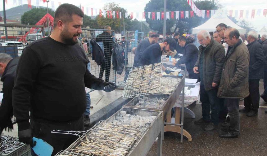 Binlerce vatandaş hamsi festivalinde buluştu