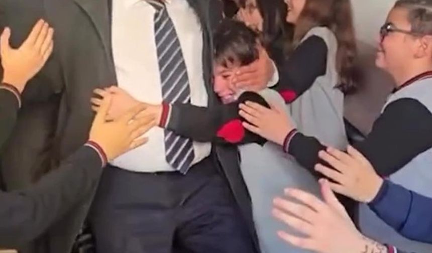 46 yıllık öğretmenlik yolculuğuna alkışlarla veda