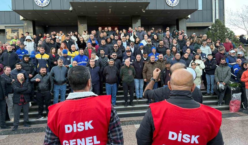 İşçiler yeniden iş bıraktı, çöpler birikmeye başladı