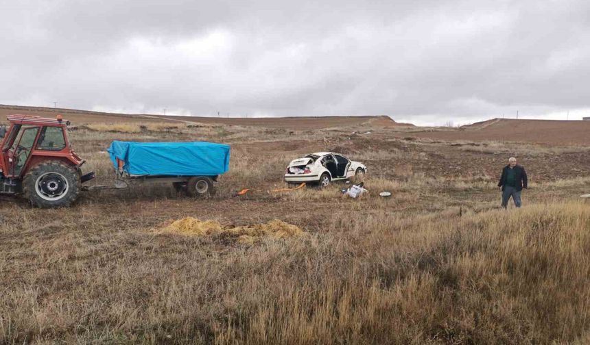 Otomobil şarampole yuvarlandı: 2 yaralı