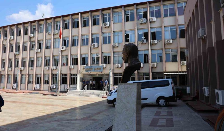 Eğlence mekanının önünde çıkan silahlı ve bıçaklı kavganın şüphelileri adliyeye sevk edildi