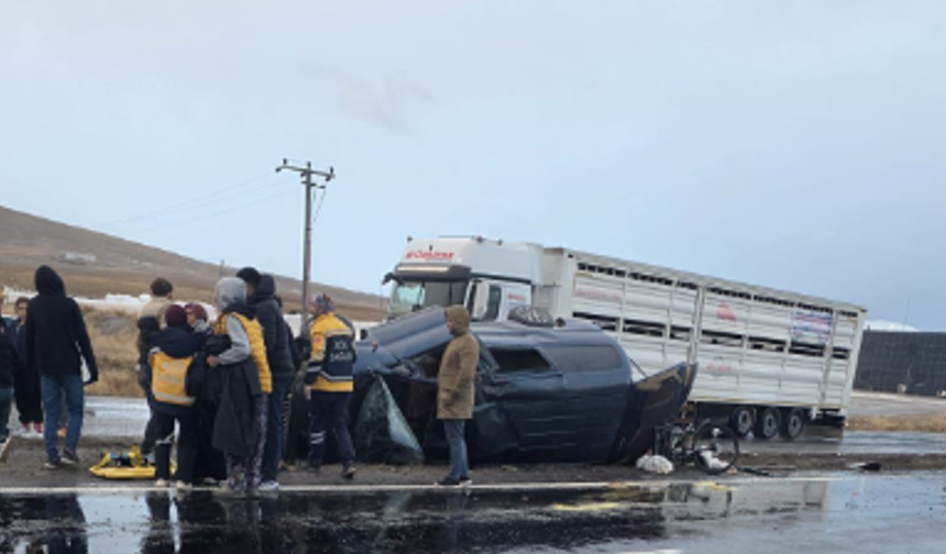 Niğde’de hafif ticari araç takla attı: 5 yaralı