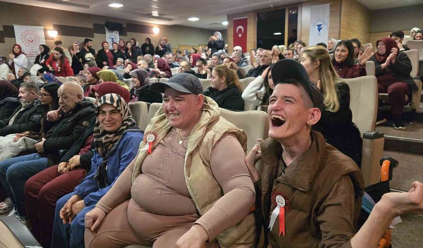 Engelliler Günü'nde hazırladıkları gösteriyle farkındalık oluşturdular