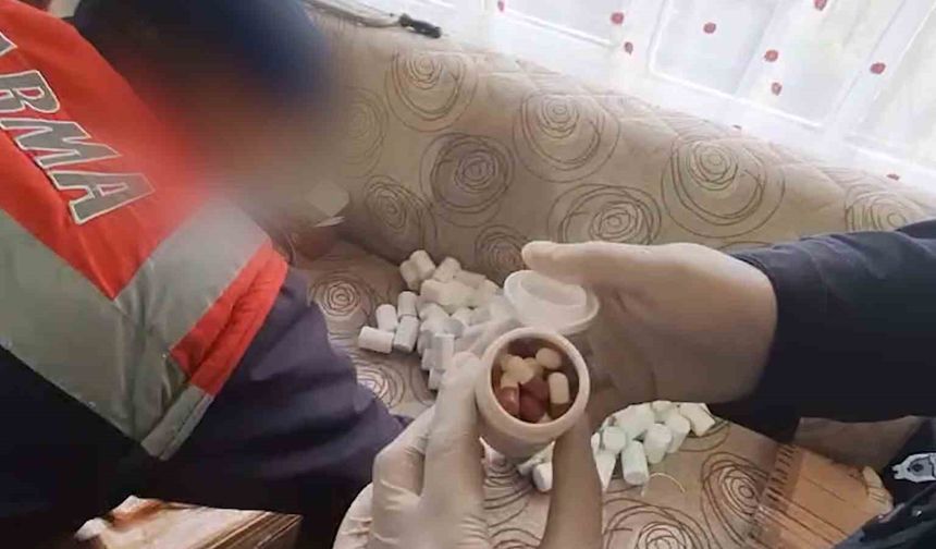 Uyuştu*rucu tacirinin evine operasyon: Binlerce hap ele geçirildi