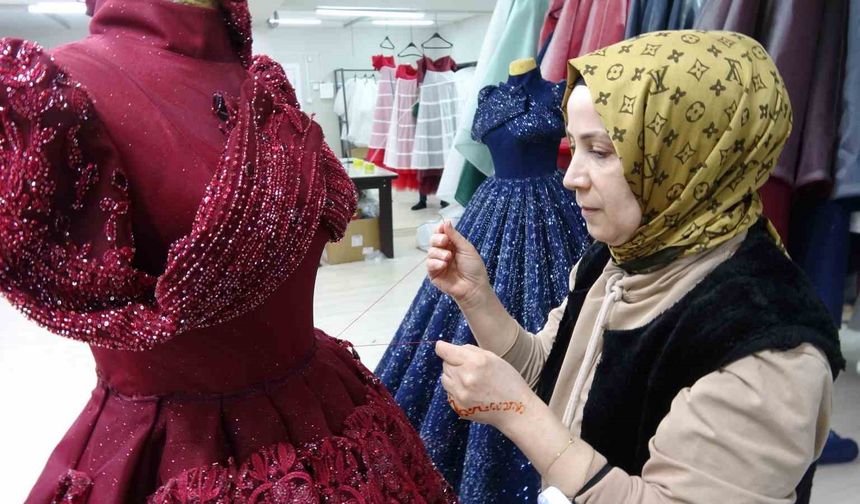 Kiraladığı gelinlik hayatını değiştirdi