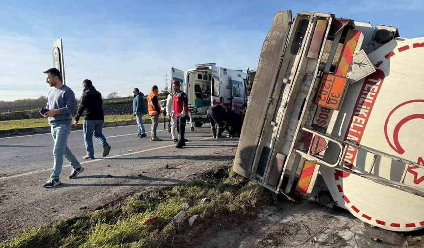 Kontrolden çıkan tanker yan yattı: 1 yaralı