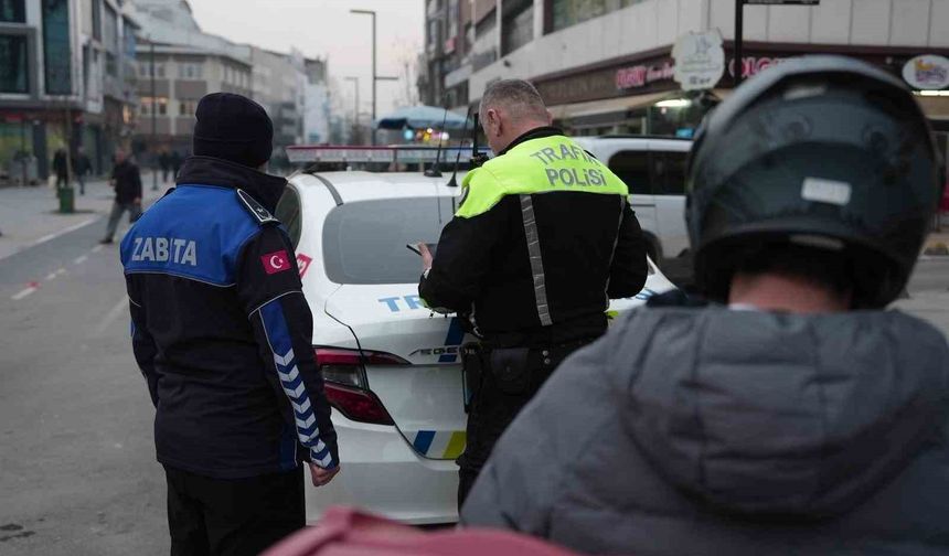 Kurallara uymayan sürücülere 993 TL ceza kesildi