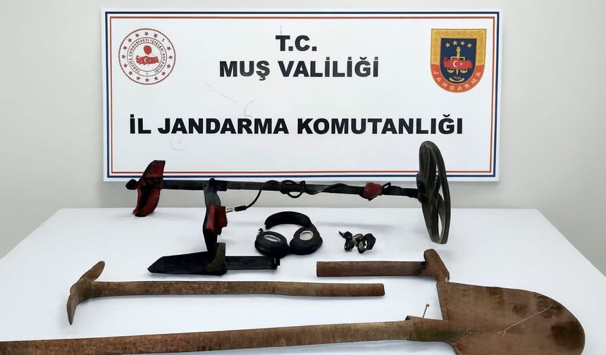 Sit alanında kaçak kazı yapan 3 kişi yakalandı