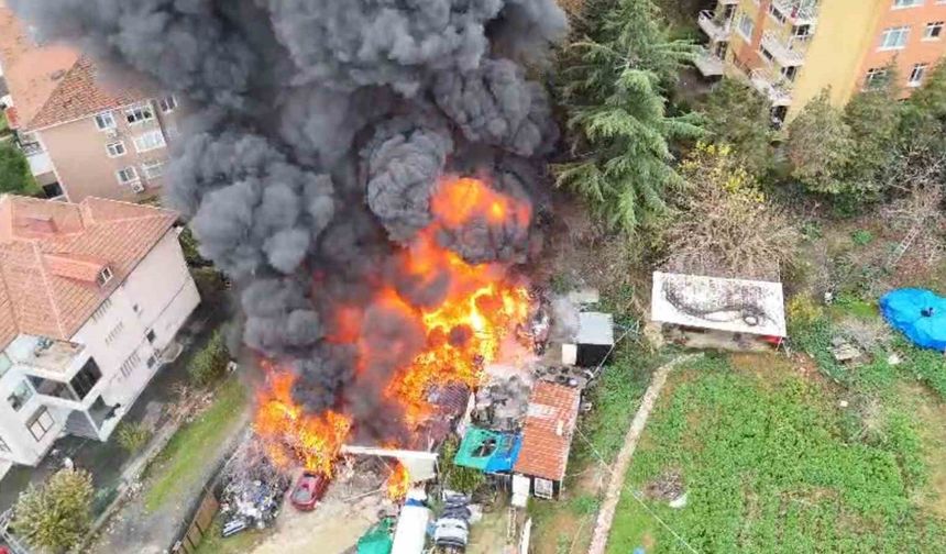 Oto tamirhane deposunda yangın paniği