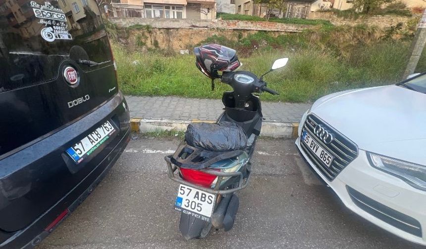 Devrilen motosiklette sürücü yaralandı