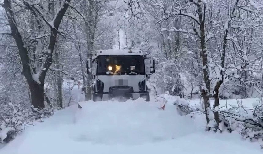Yoğun kar nedeni ile bazı yollar ulaşıma kapandı