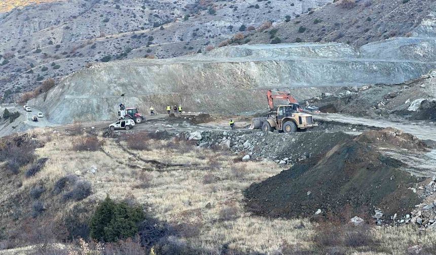 Göçük altında kalan madenciyi arama çalışmaları 18 gündür sürüyor