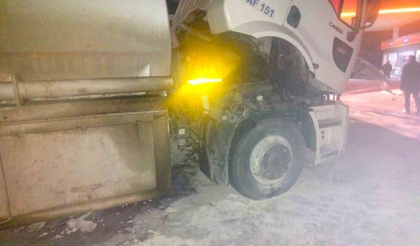 Yakıt yüklü tankerden yükselen dumanlar korkuttu