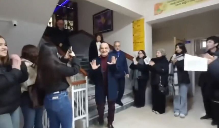 40 yıllık eğitimcinin meslek hayatı alkışlarla son buldu