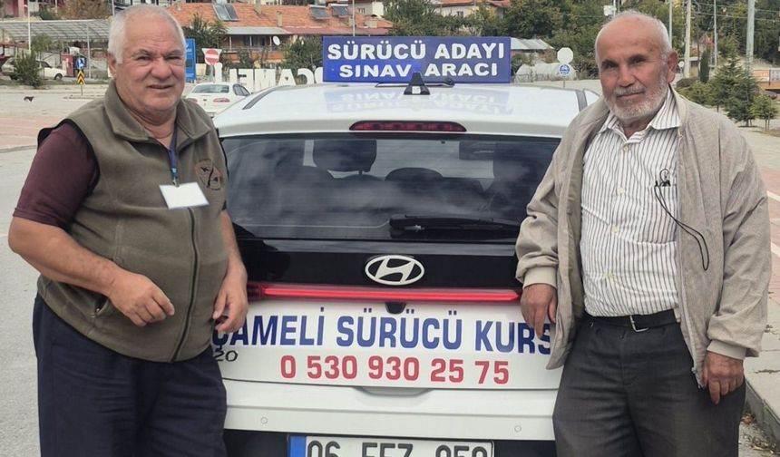 70 yaşında hem araba hem motosiklet ehliyeti aldı