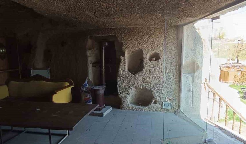 Kaçak restoran kaldırıldı, peribacalarının silüeti ortaya çıktı