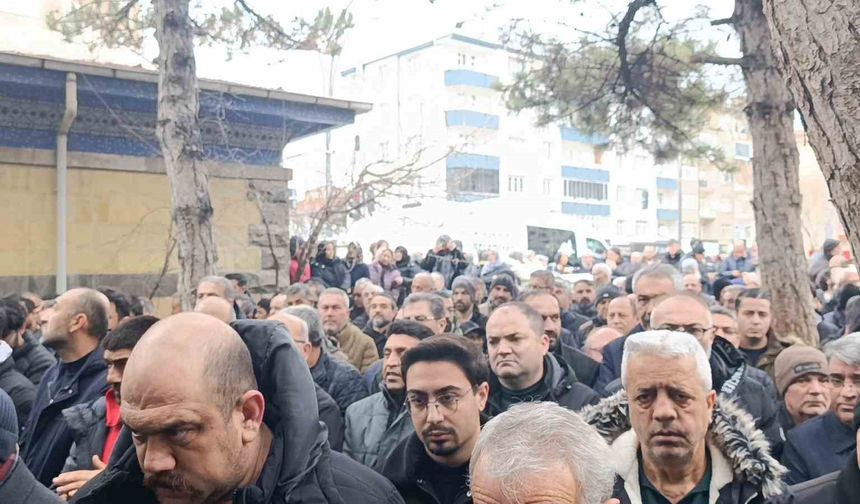 Öldürülen Gözde Akbaba, son yolculuğuna uğurlandı