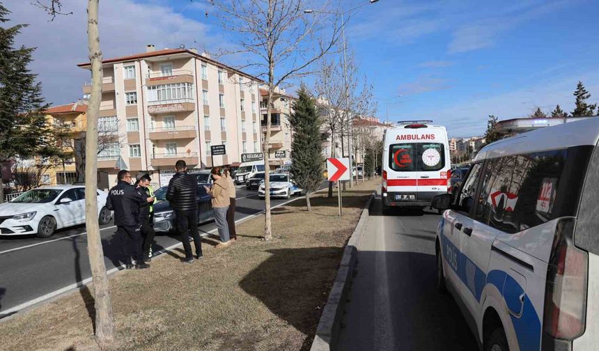 Karşıya geçerken otomobilin çarptığı şahıs hayatını kaybetti