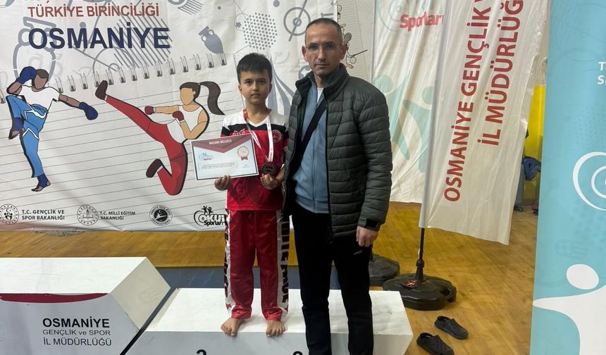 Niğdeli sporcu Ali Kazım Arıtoprak Türkiye üçüncüsü oldu