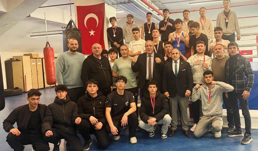 Niğde’de Genç Boksörler İl Birinciliği için ringe çıktı