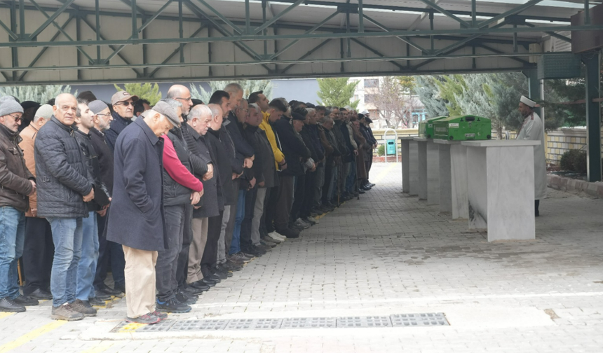 Çiftlik’te silahlı saldırıda hayatını kaybeden iki kişi toprağa verildi