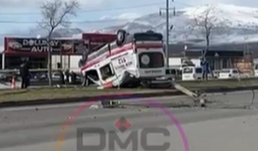 Bor’da ambulans takla attı 3 sağlık personeli yaralandı