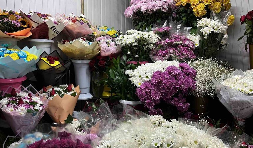 Sevgisini çiçekle anlatanlar çiçek tercih ediyor